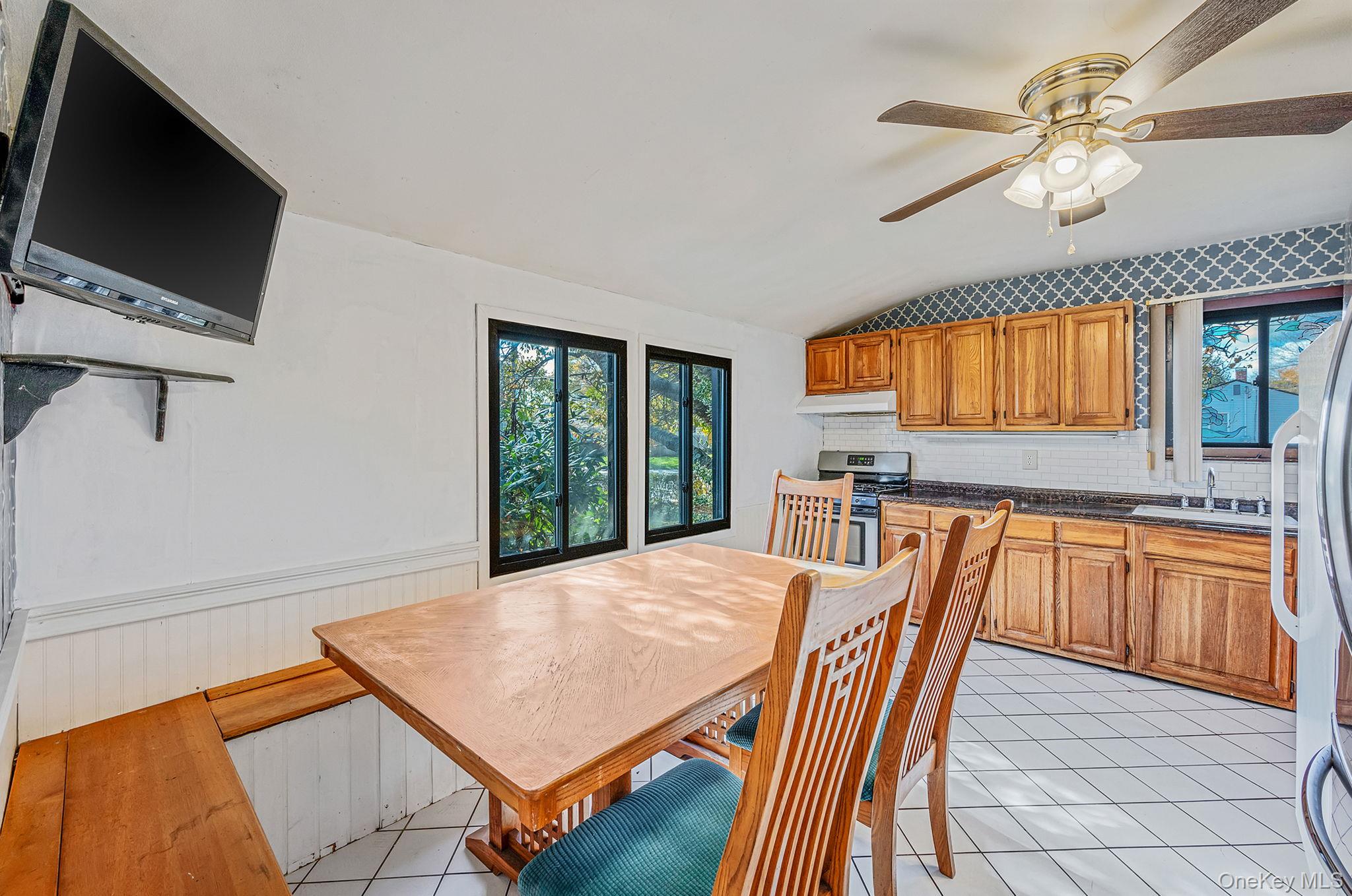 1401 Race Avenue, Medford, NY 11763