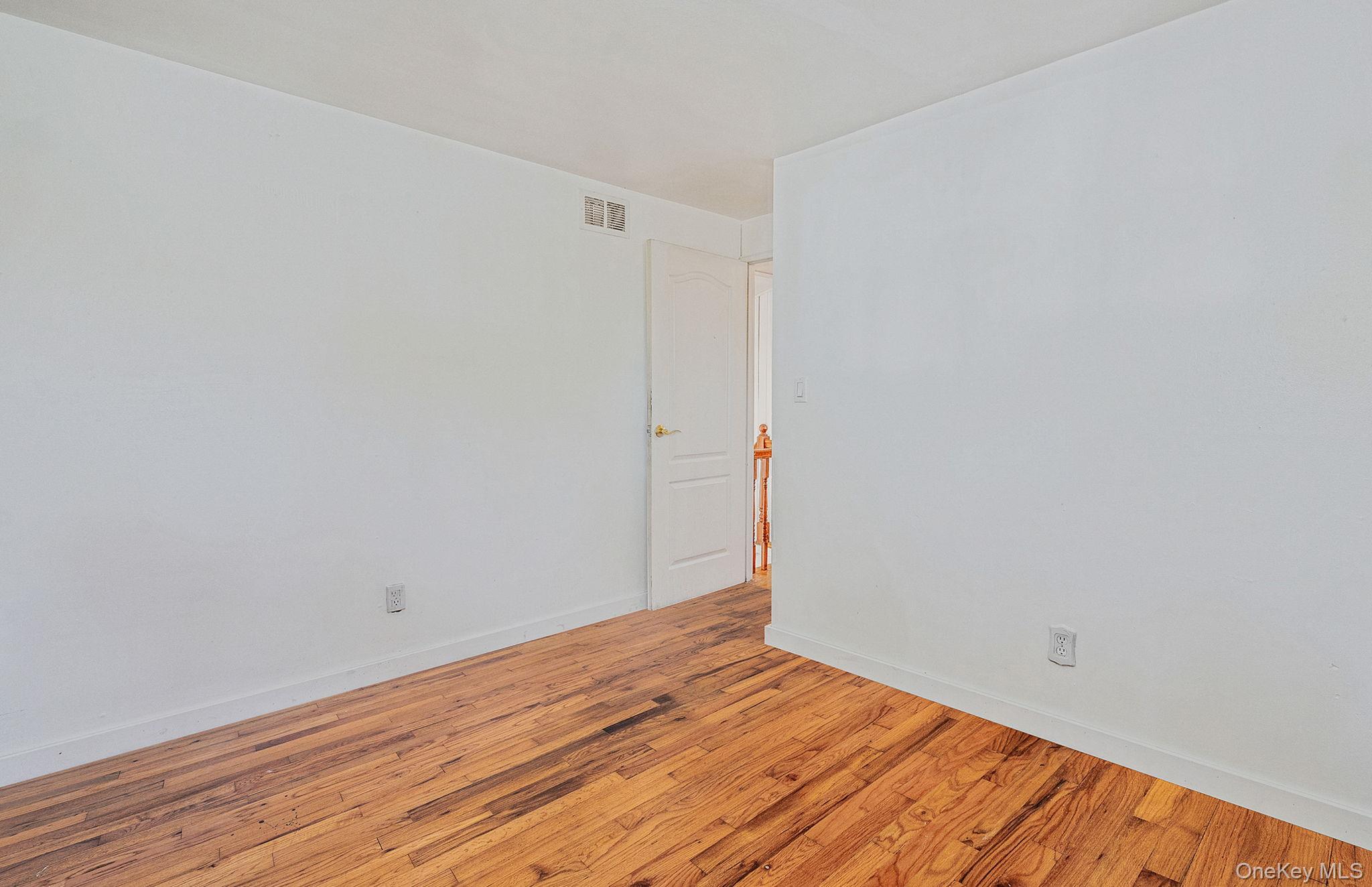 1401 Race Avenue, Medford, NY 11763