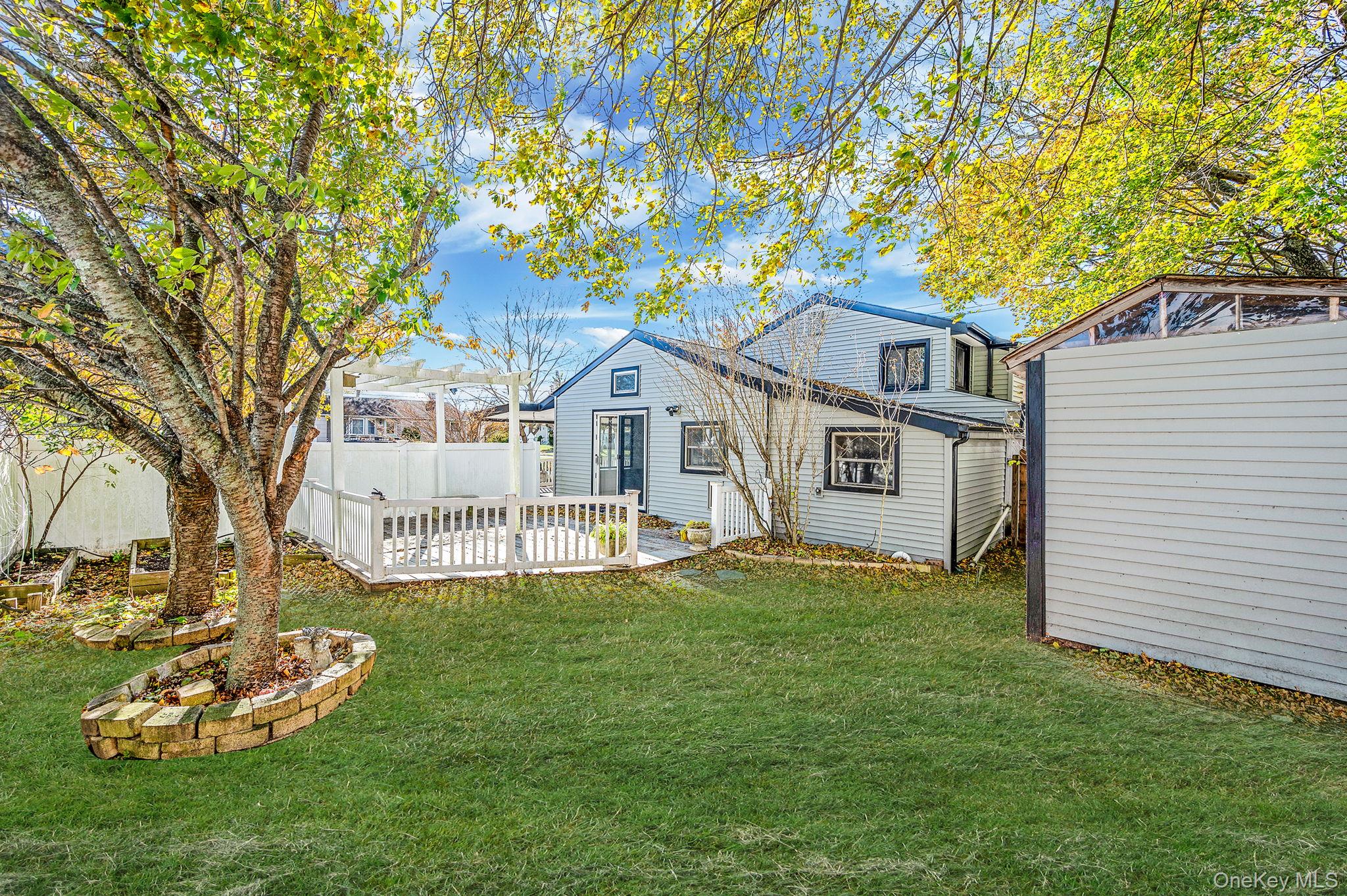 1401 Race Avenue, Medford, NY 11763