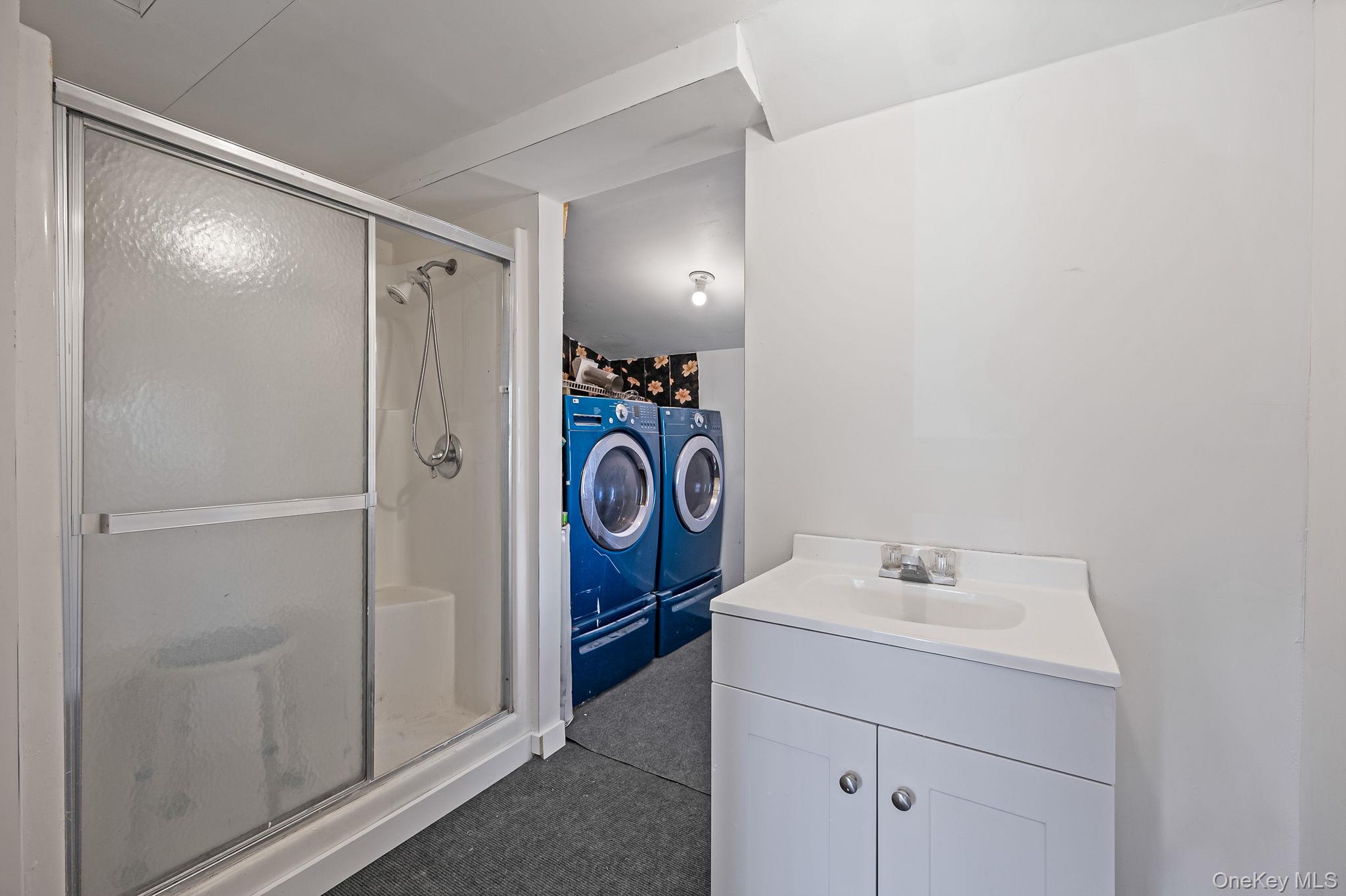 1401 Race Avenue, Medford, NY 11763