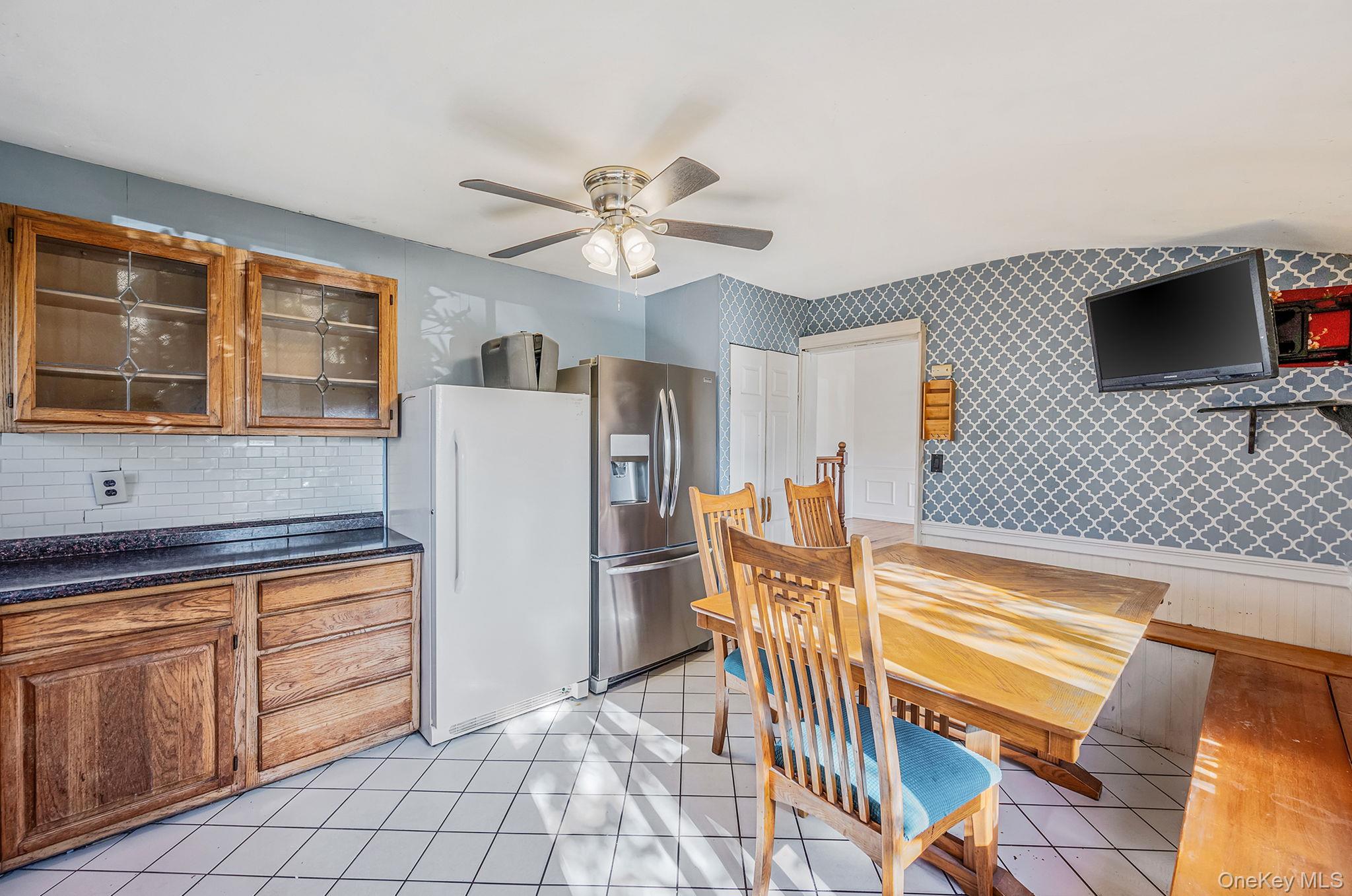 1401 Race Avenue, Medford, NY 11763