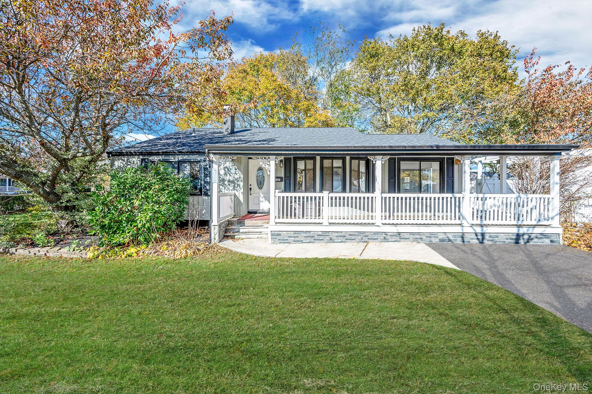 1401 Race Avenue, Medford, NY 11763