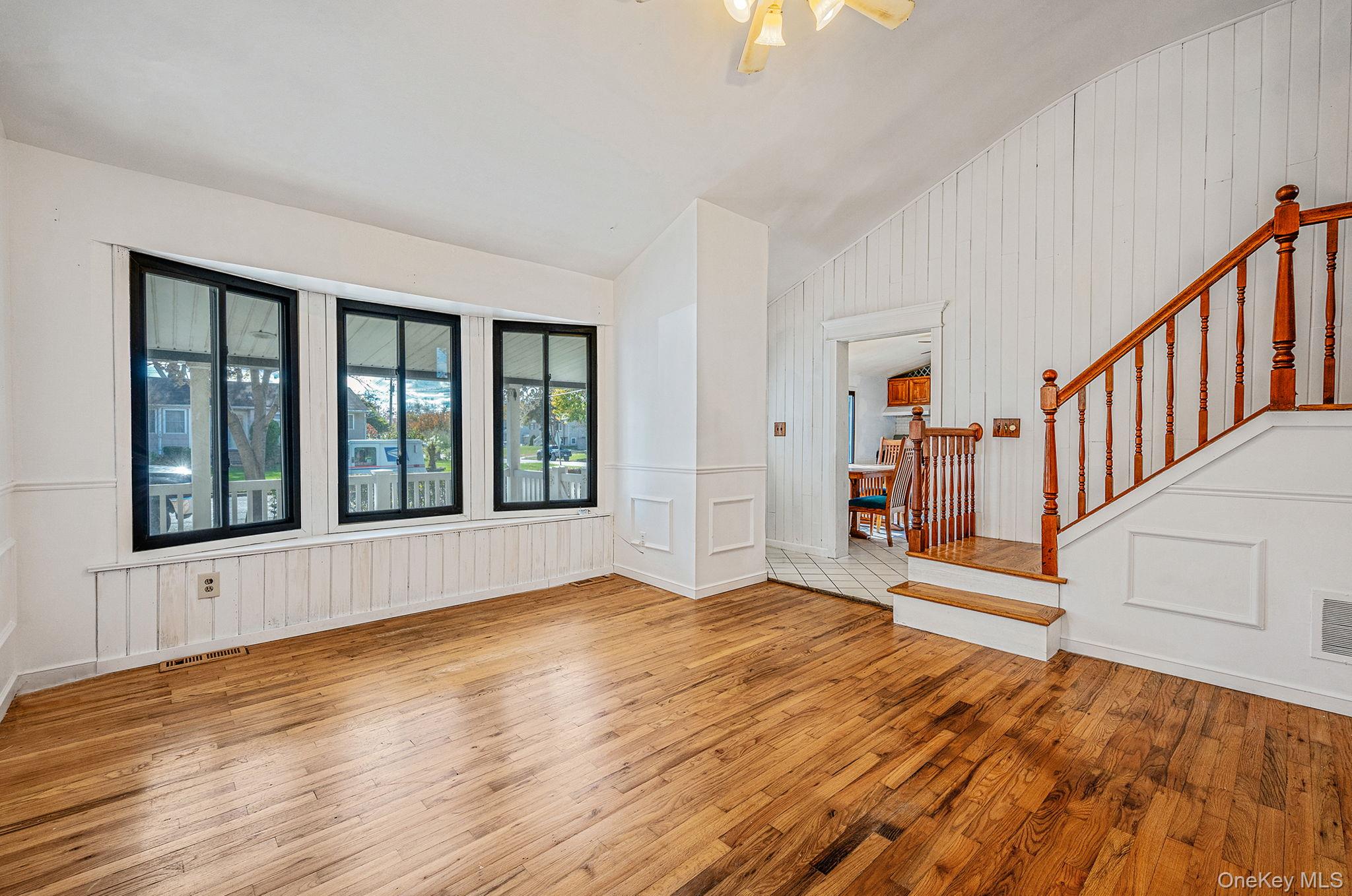 1401 Race Avenue, Medford, NY 11763