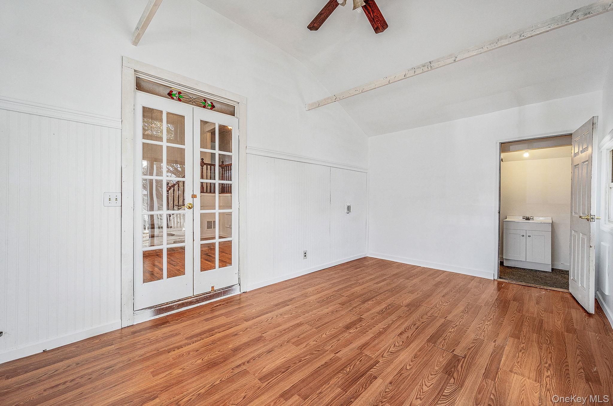 1401 Race Avenue, Medford, NY 11763