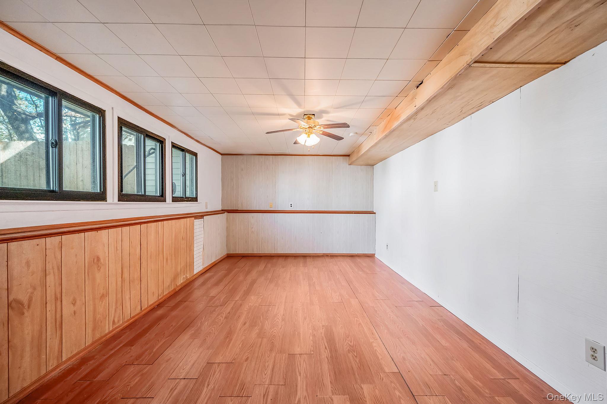 1401 Race Avenue, Medford, NY 11763