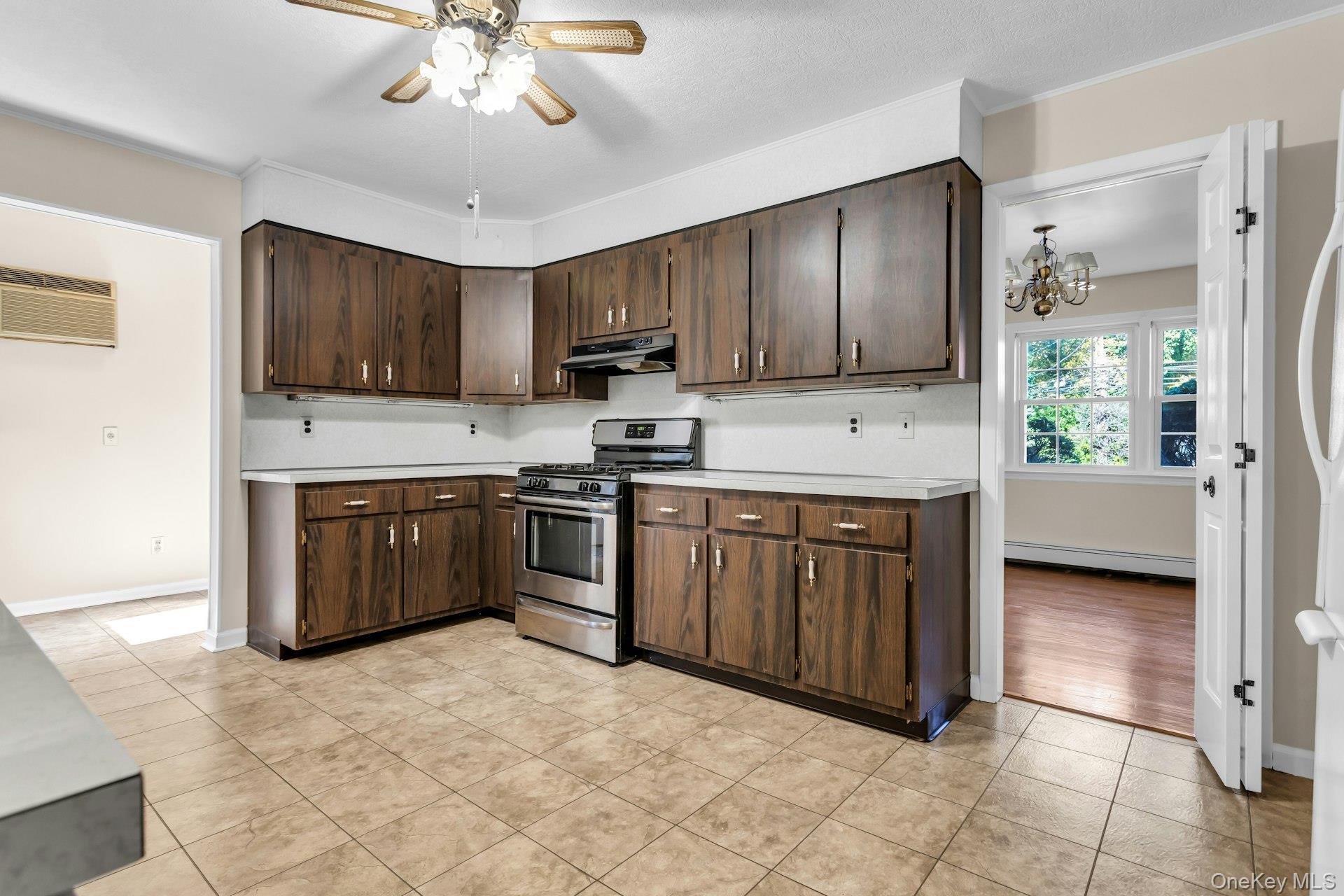 12 Violet Road, Bayville, NY 11709