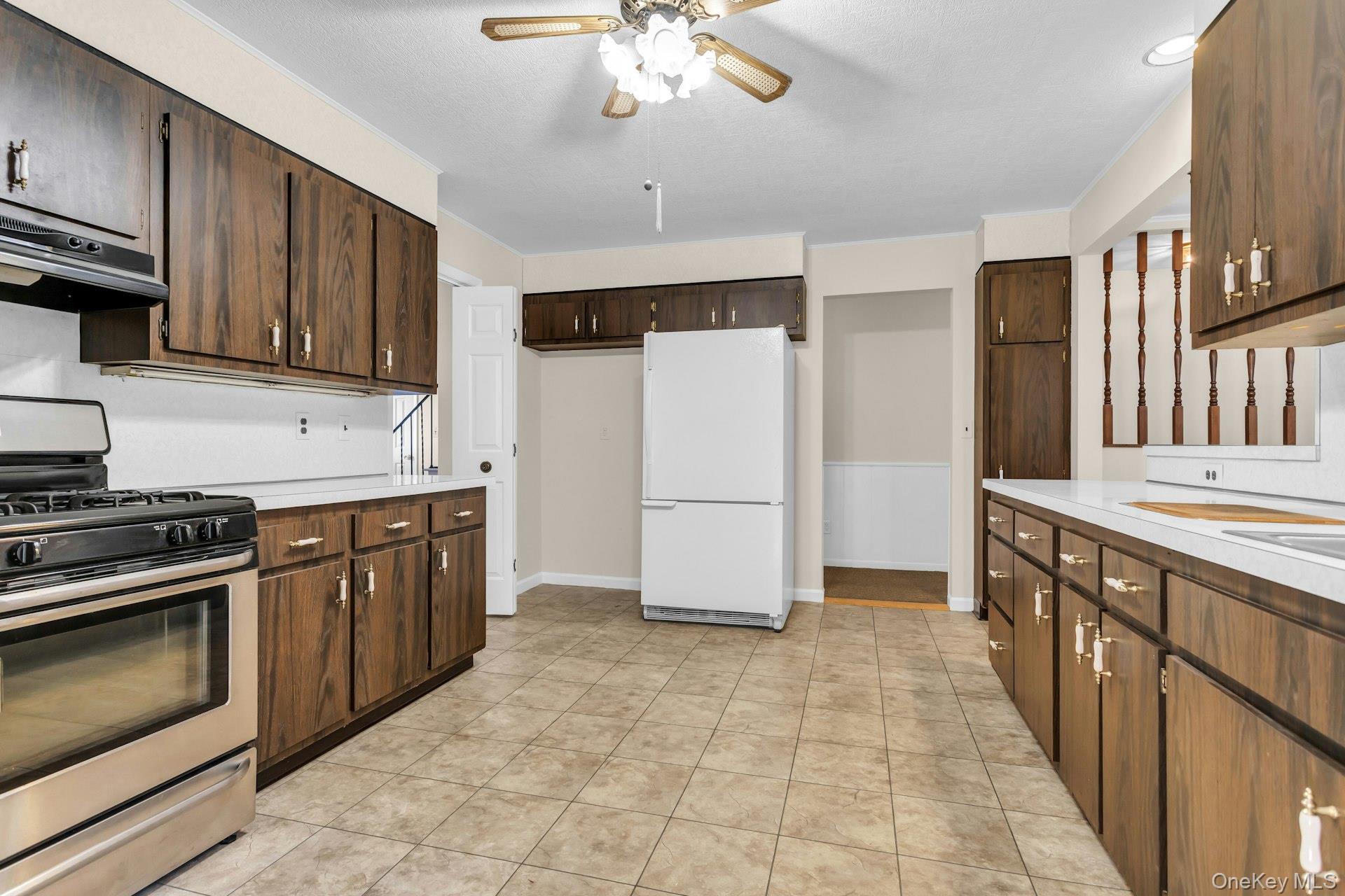 12 Violet Road, Bayville, NY 11709