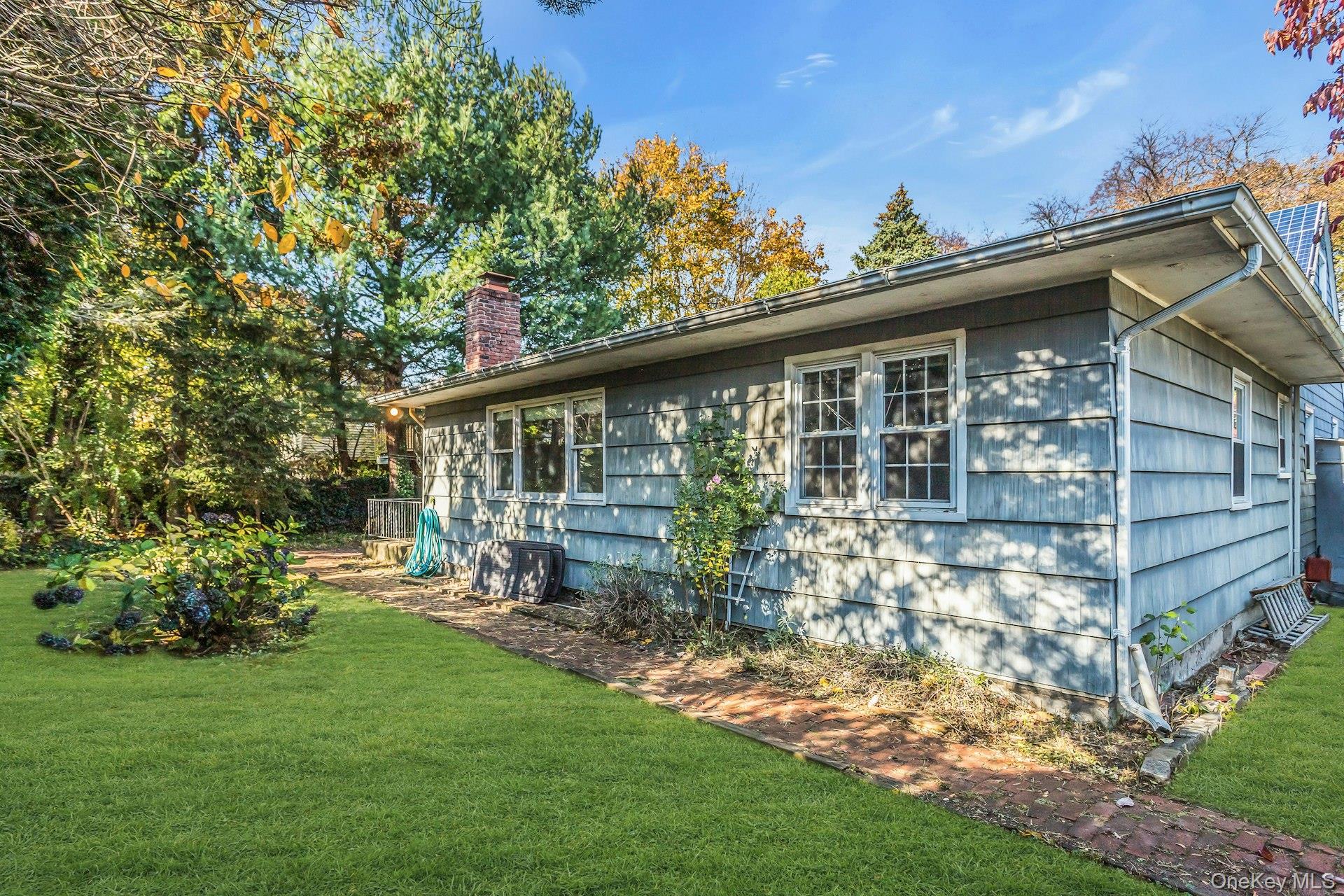 12 Violet Road, Bayville, NY 11709