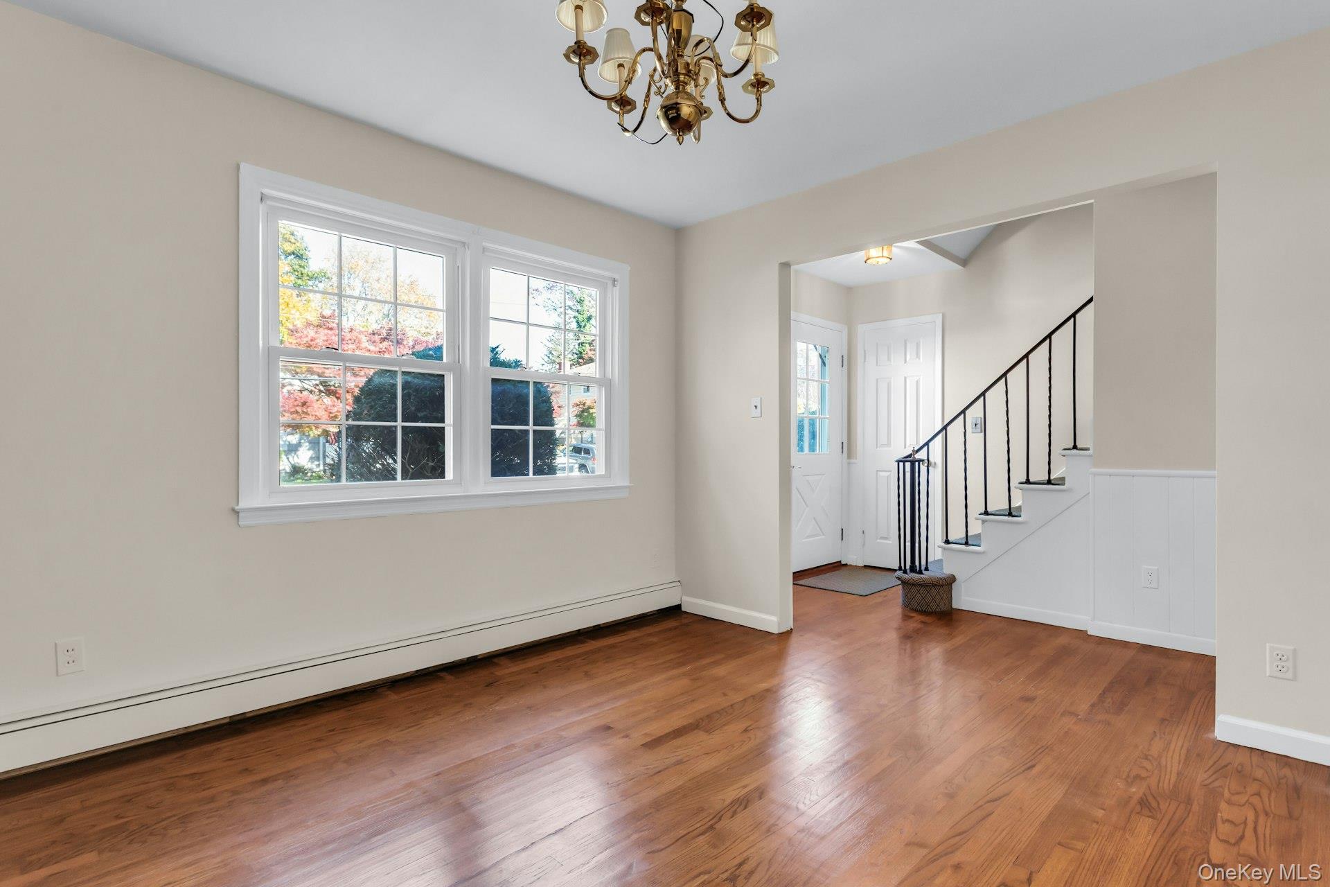 12 Violet Road, Bayville, NY 11709