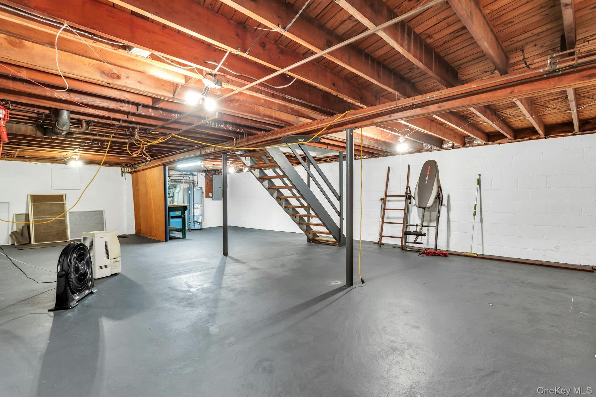 12 Violet Road, Bayville, NY 11709