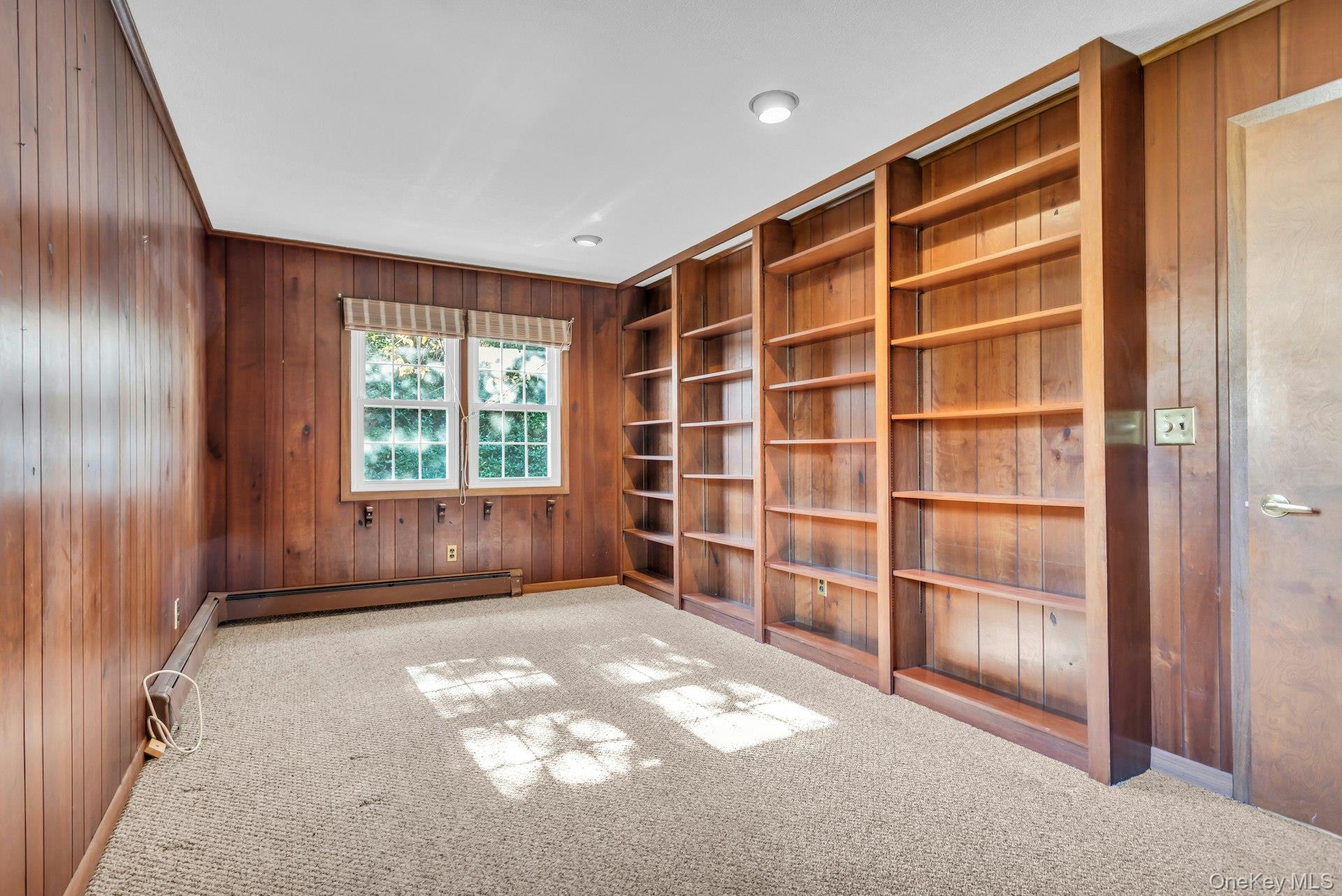 12 Violet Road, Bayville, NY 11709