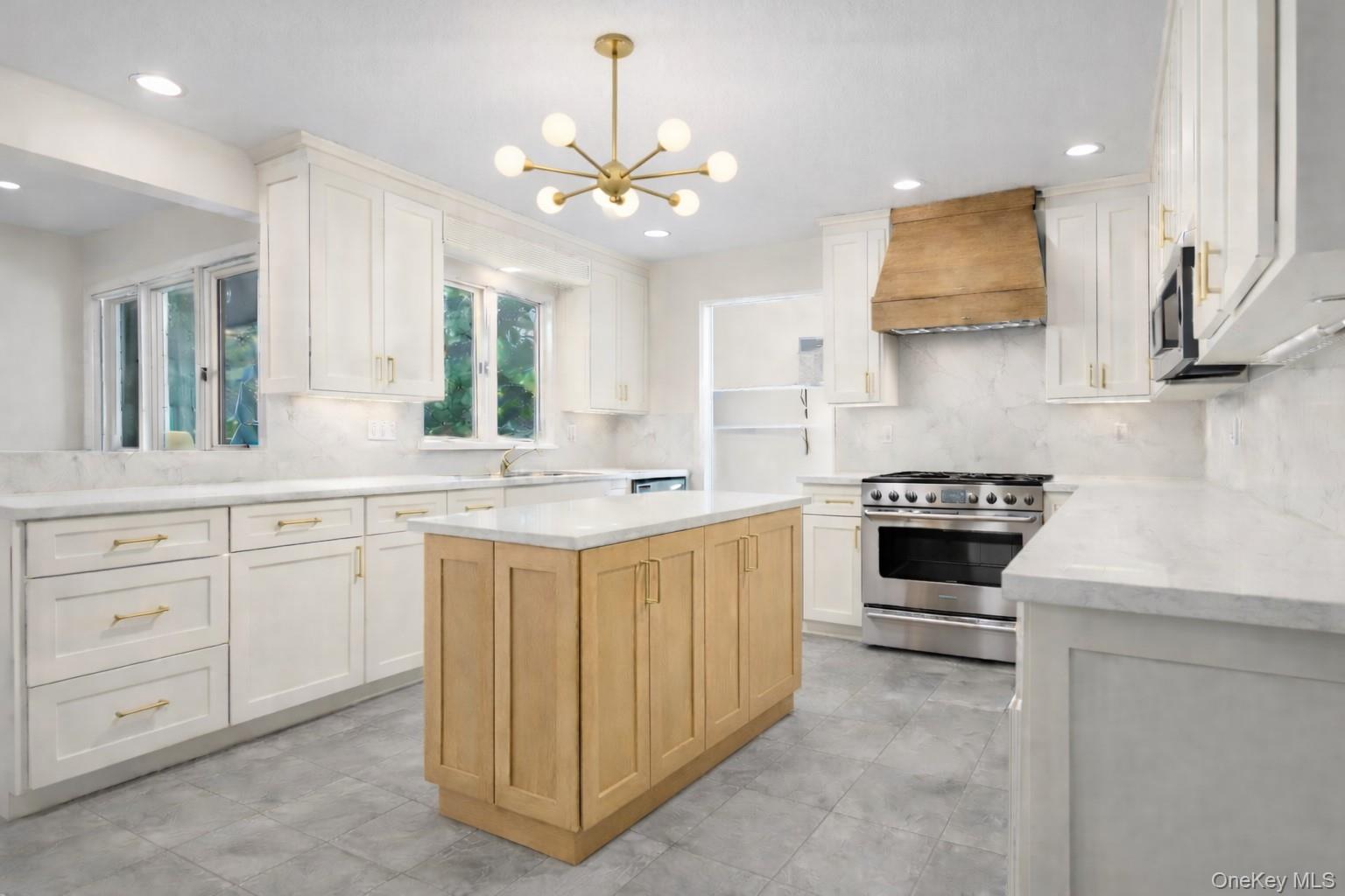 12 Violet Road, Bayville, NY 11709