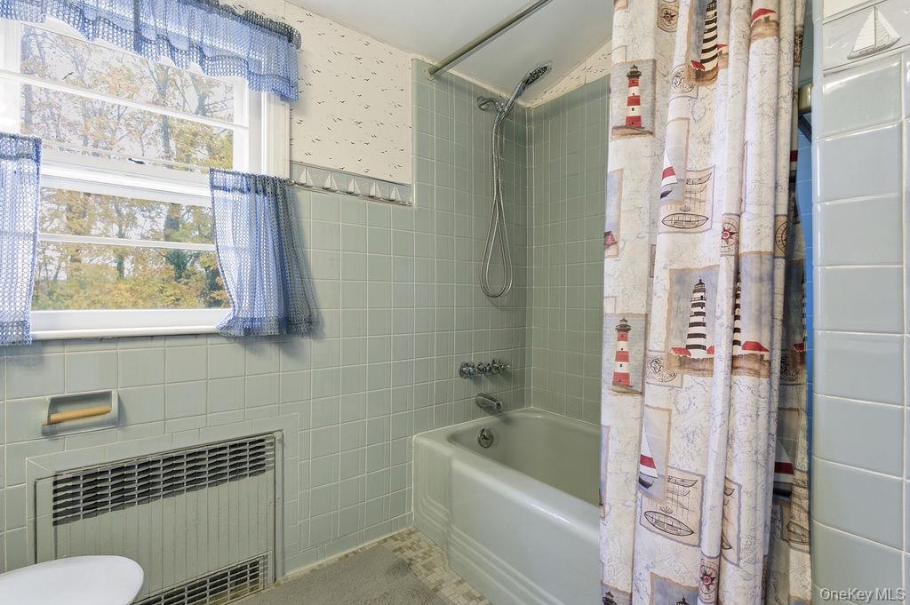 26 Paul Revere Lane, Centerport, NY 11721