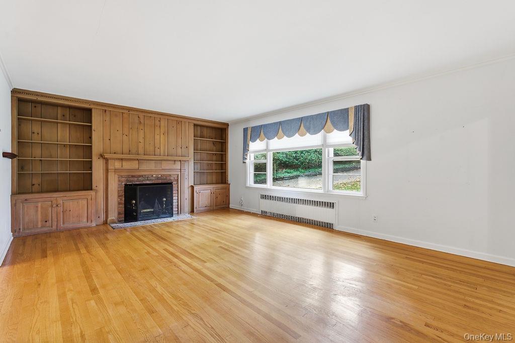 26 Paul Revere Lane, Centerport, NY 11721