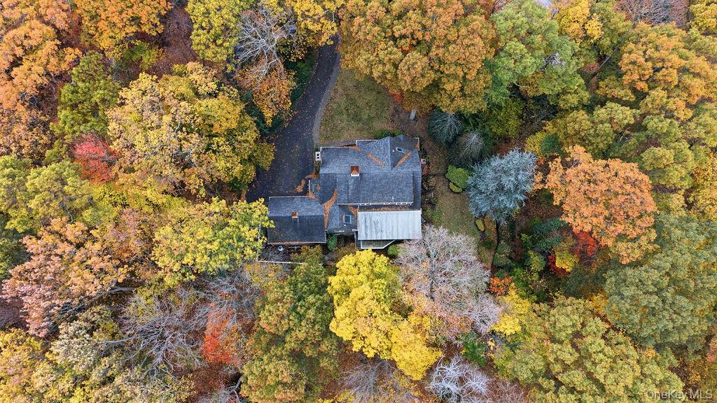 26 Paul Revere Lane, Centerport, NY 11721