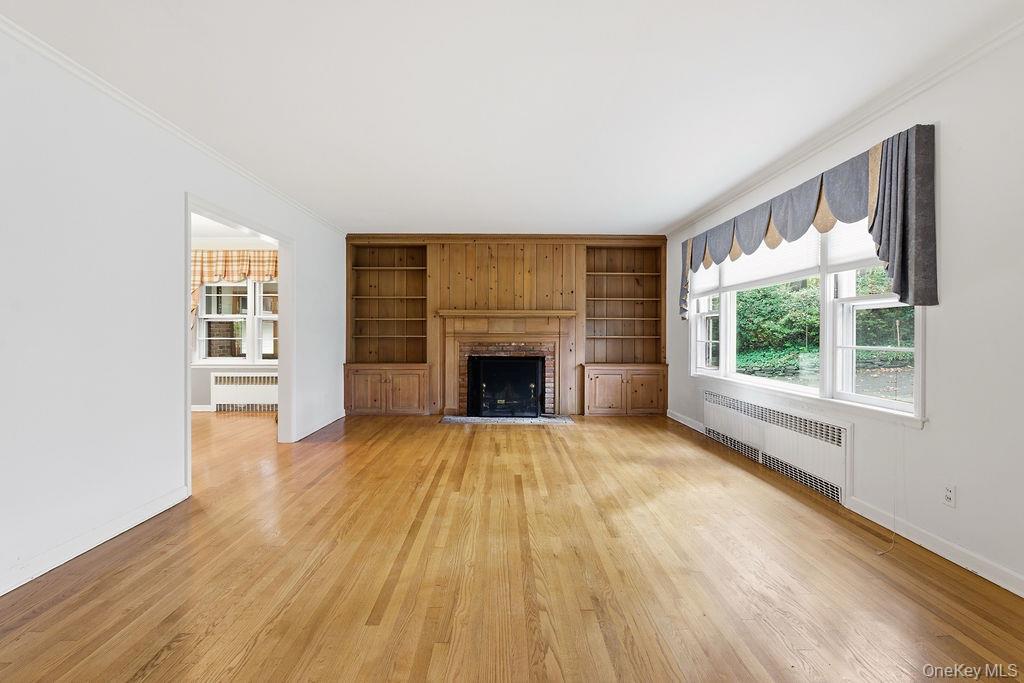 26 Paul Revere Lane, Centerport, NY 11721