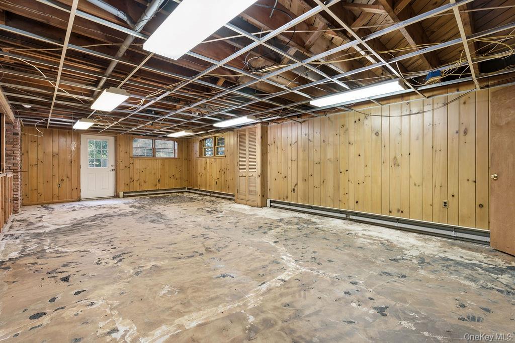 26 Paul Revere Lane, Centerport, NY 11721