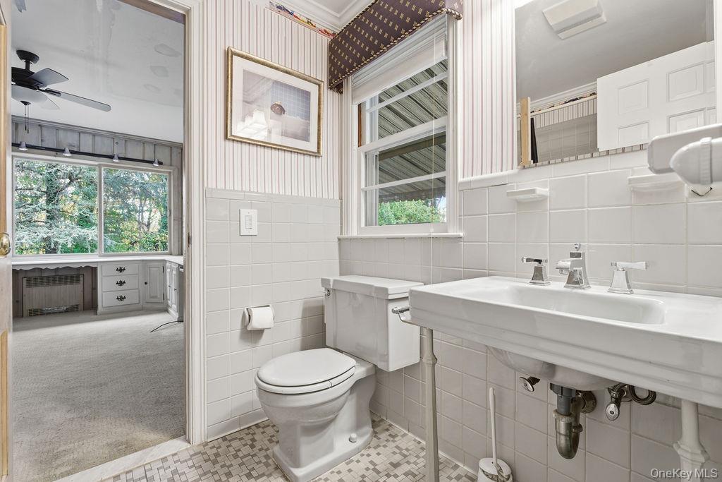 26 Paul Revere Lane, Centerport, NY 11721