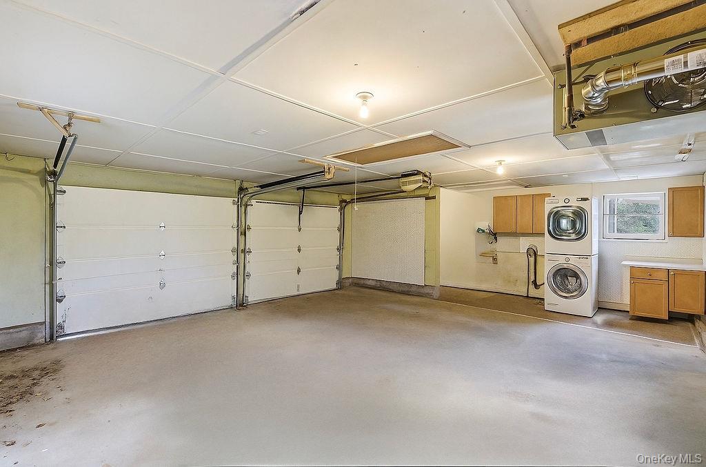 26 Paul Revere Lane, Centerport, NY 11721