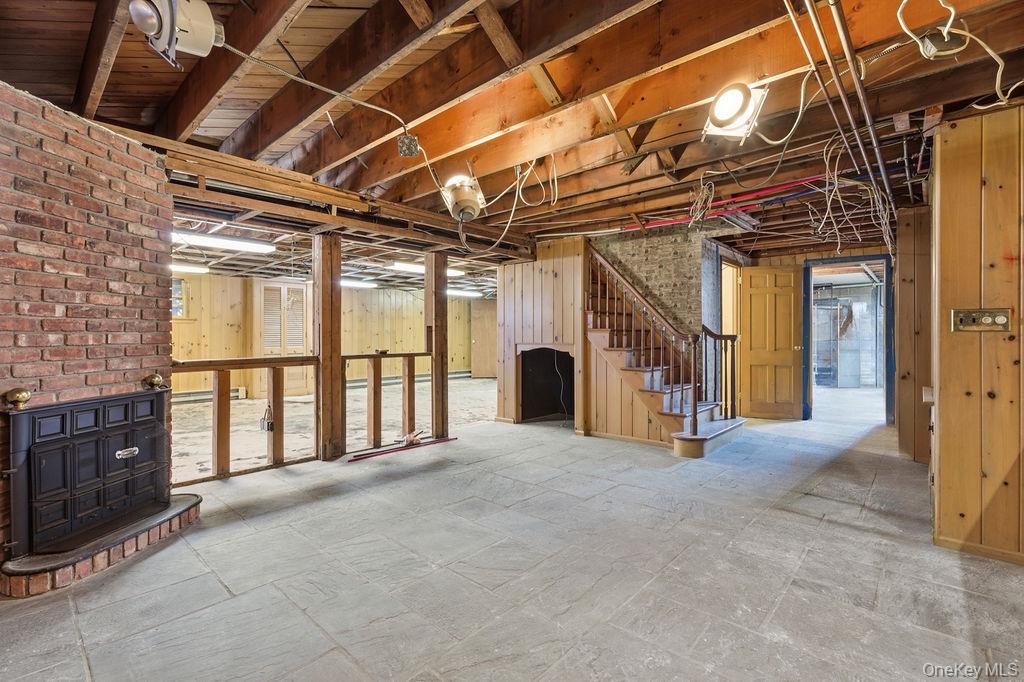 26 Paul Revere Lane, Centerport, NY 11721