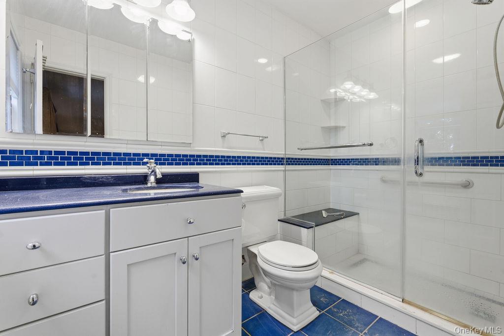 26 Paul Revere Lane, Centerport, NY 11721