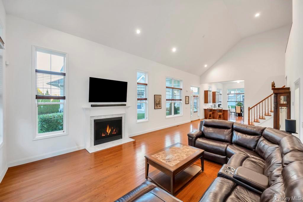 195 Belmont Circle, Yaphank, NY 11980