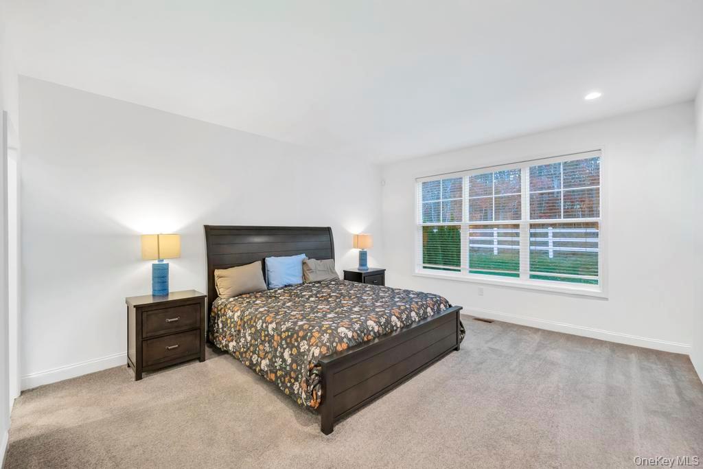 195 Belmont Circle, Yaphank, NY 11980