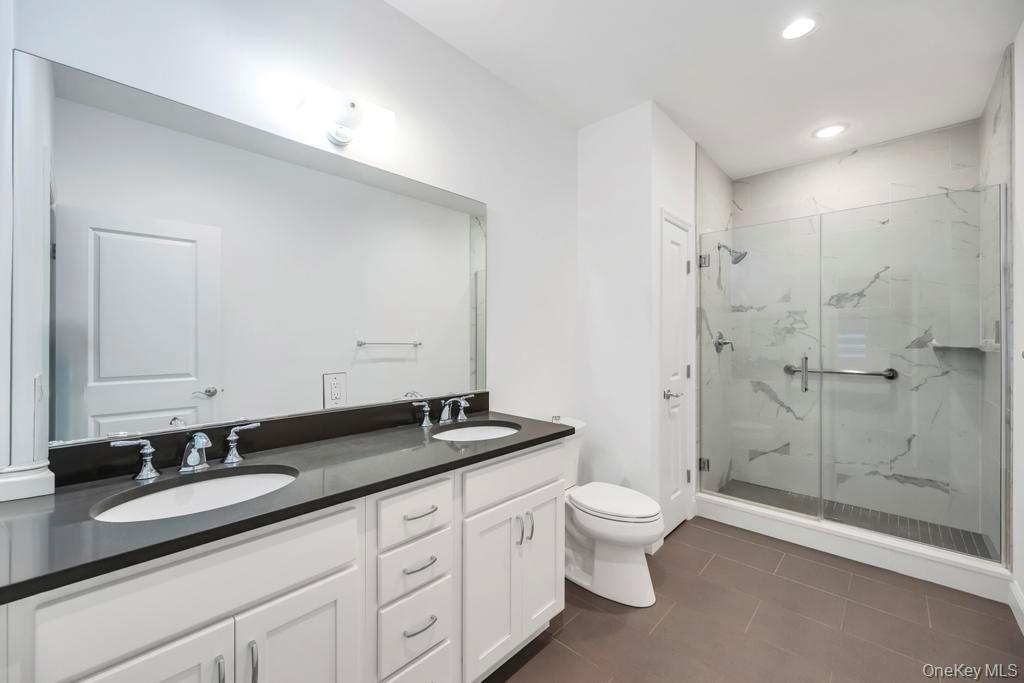 195 Belmont Circle, Yaphank, NY 11980