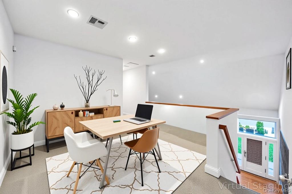 195 Belmont Circle, Yaphank, NY 11980