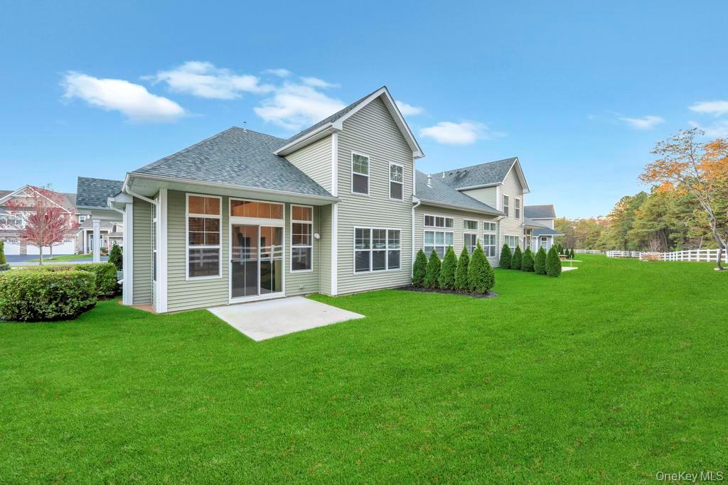 195 Belmont Circle, Yaphank, NY 11980