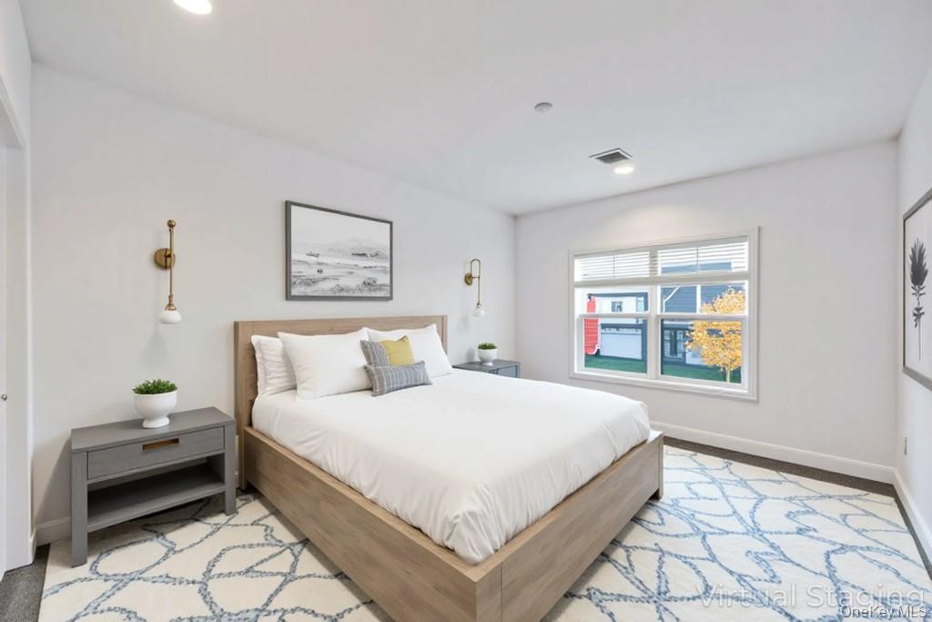 195 Belmont Circle, Yaphank, NY 11980