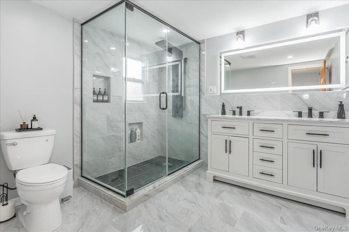 95 Norman Street, New Hyde Park, NY 11040