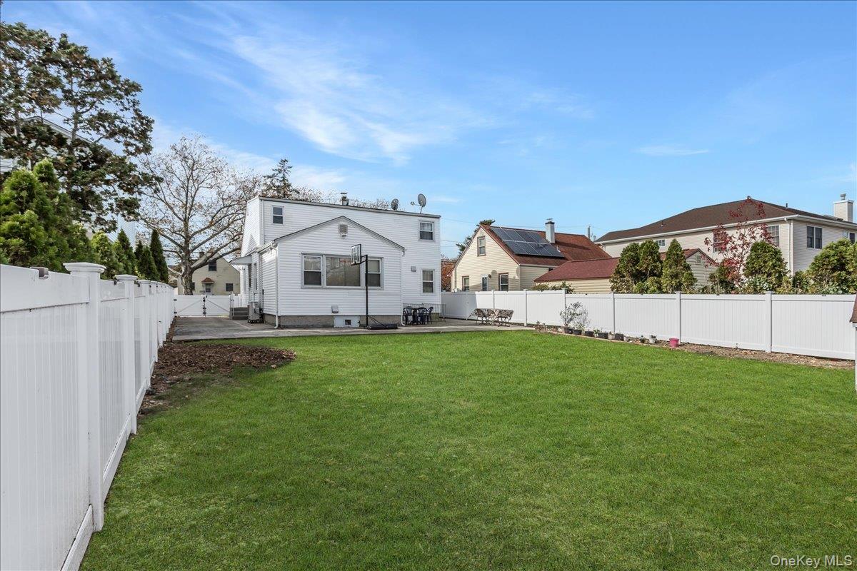 95 Norman Street, New Hyde Park, NY 11040