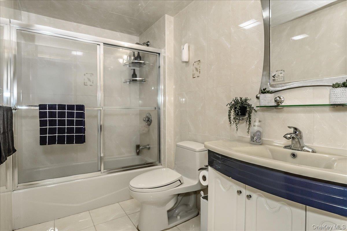 95 Norman Street, New Hyde Park, NY 11040