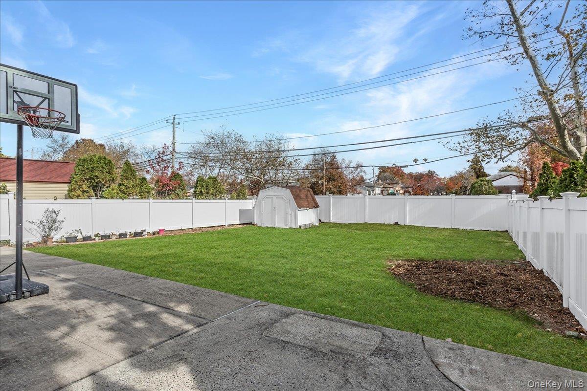 95 Norman Street, New Hyde Park, NY 11040