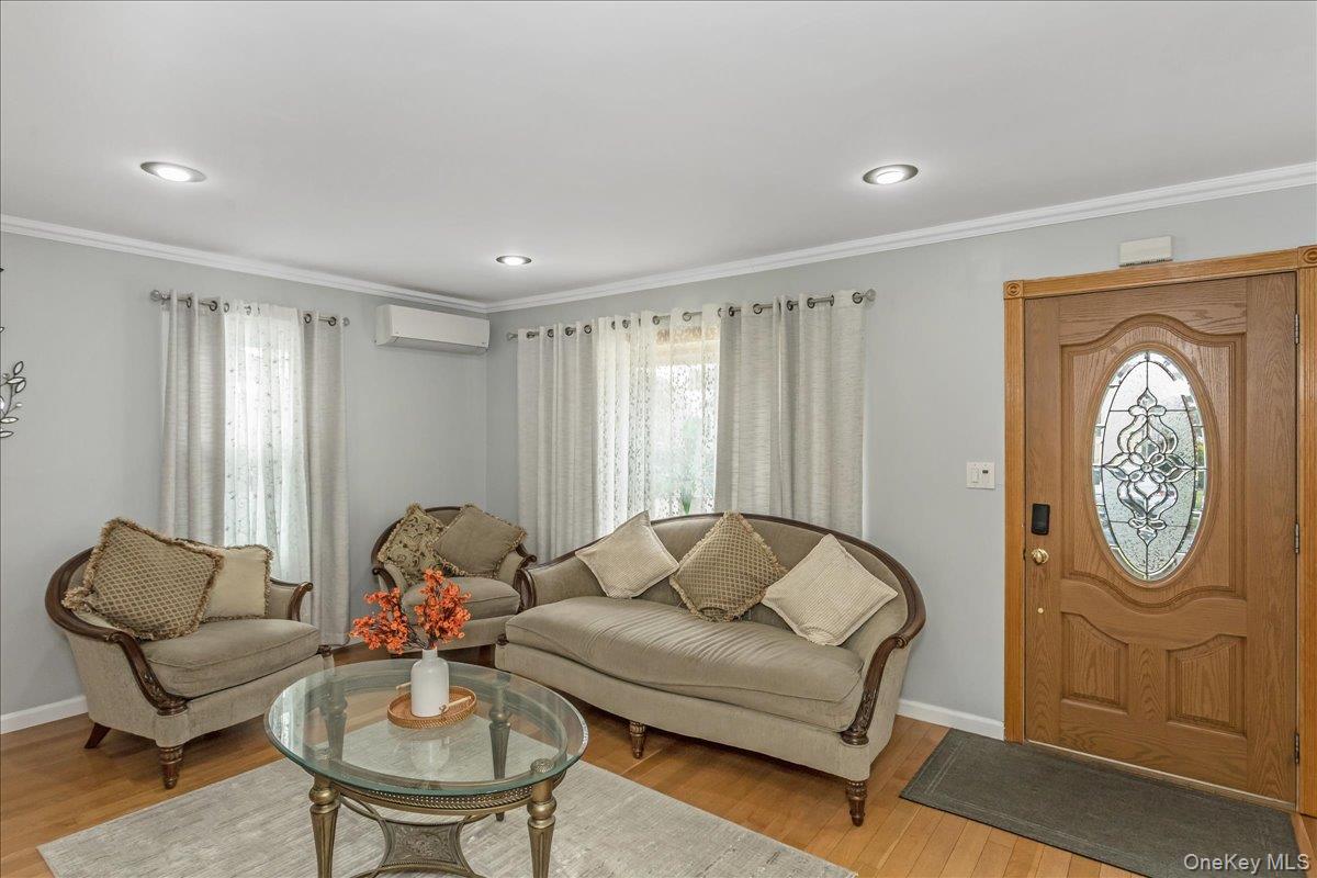 95 Norman Street, New Hyde Park, NY 11040