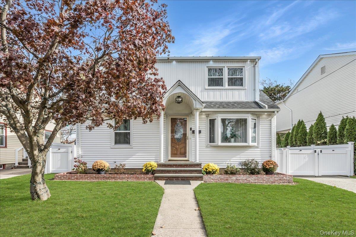 95 Norman Street, New Hyde Park, NY 11040