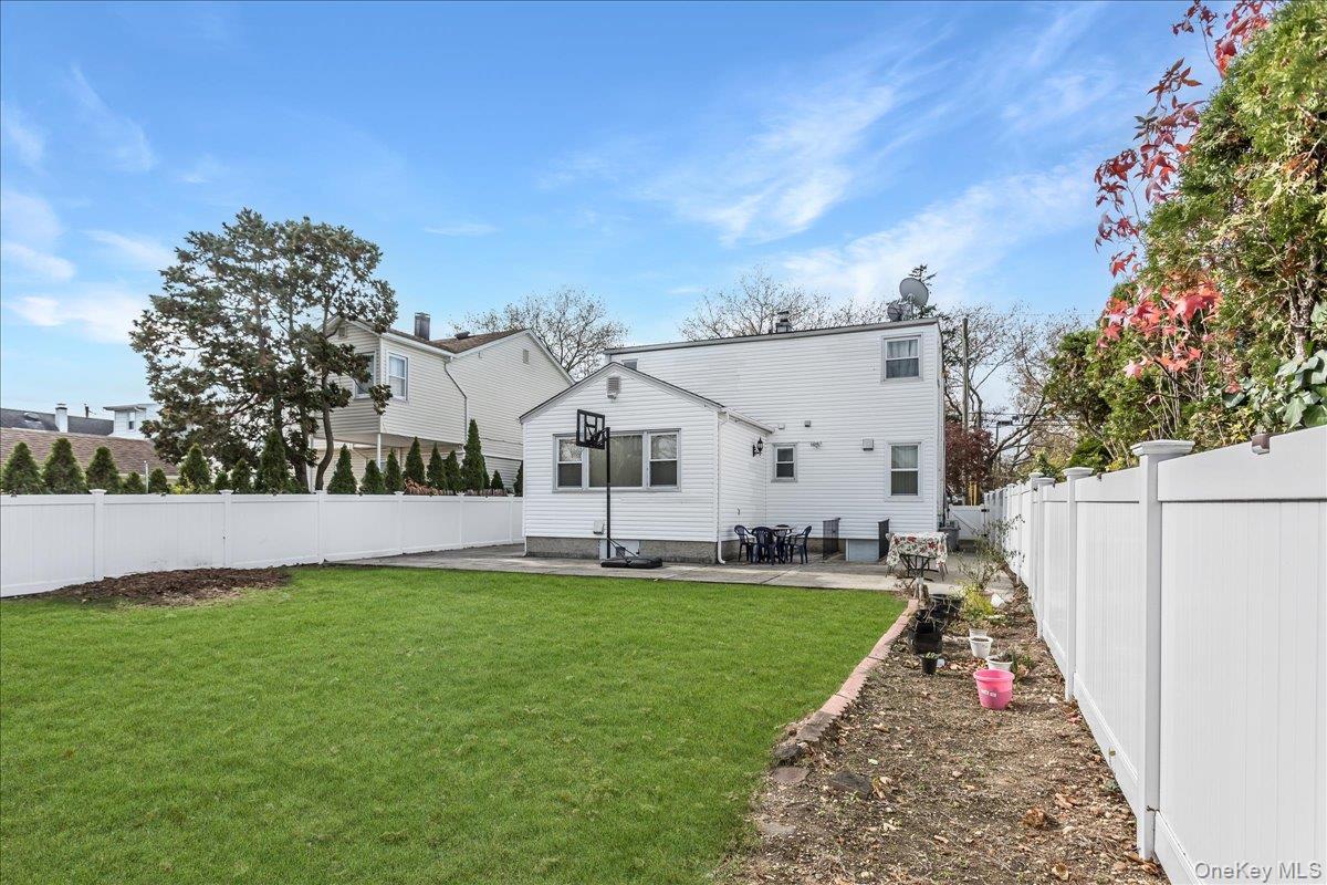 95 Norman Street, New Hyde Park, NY 11040