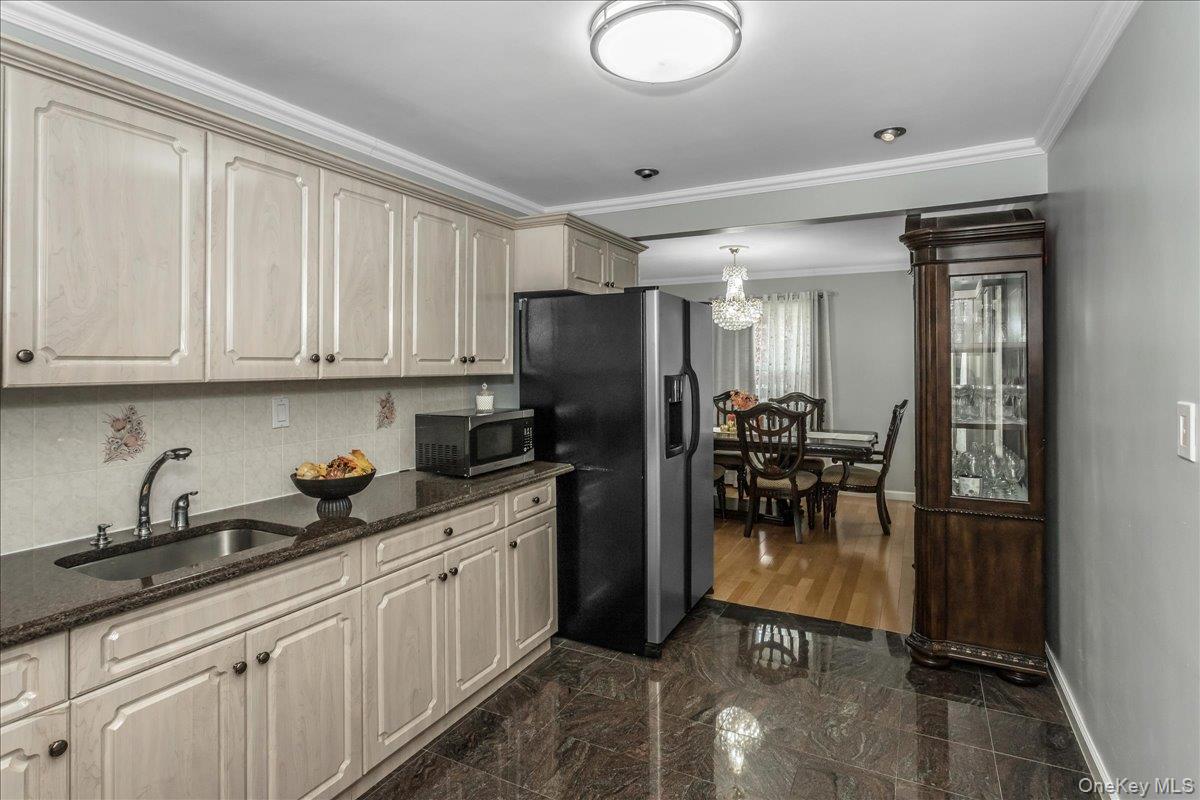 95 Norman Street, New Hyde Park, NY 11040