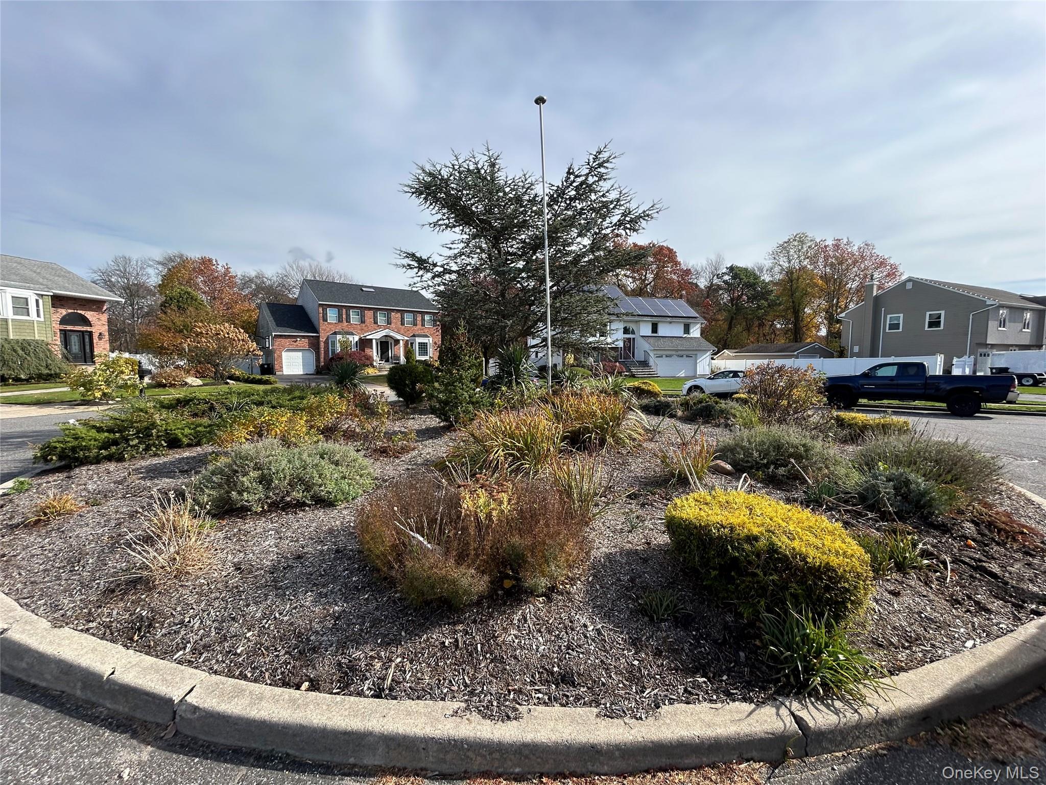 839 Pine Avenue, West Islip, NY 11795