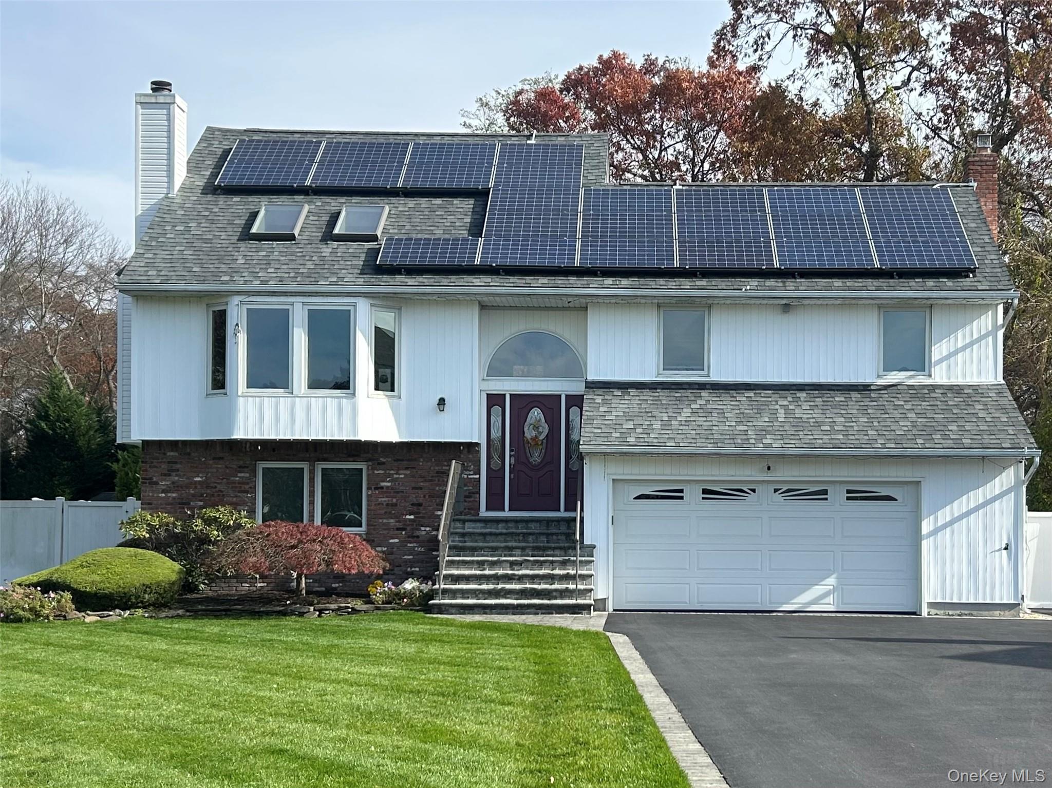 839 Pine Avenue, West Islip, NY 11795