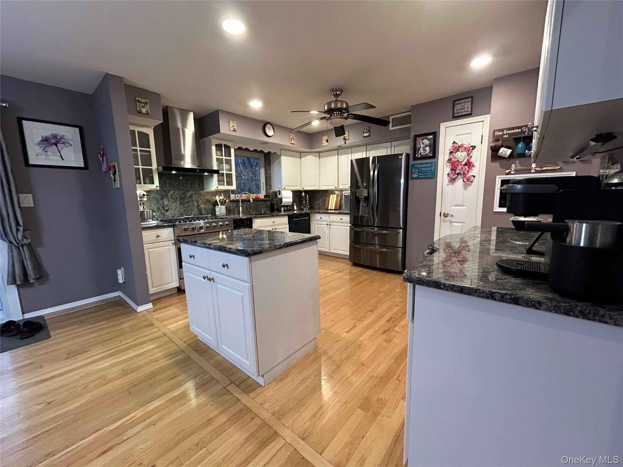 839 Pine Avenue, West Islip, NY 11795