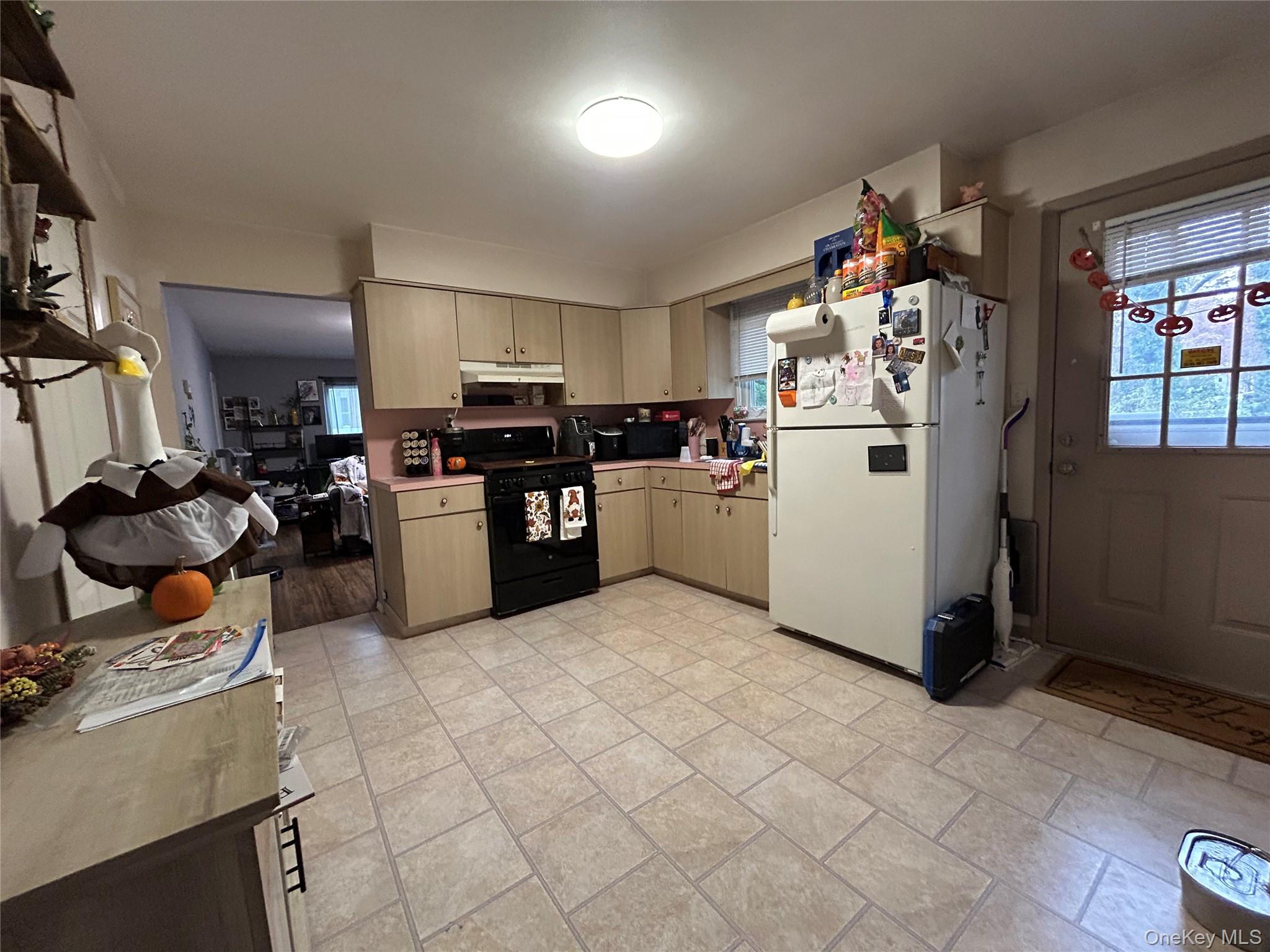 839 Pine Avenue, West Islip, NY 11795