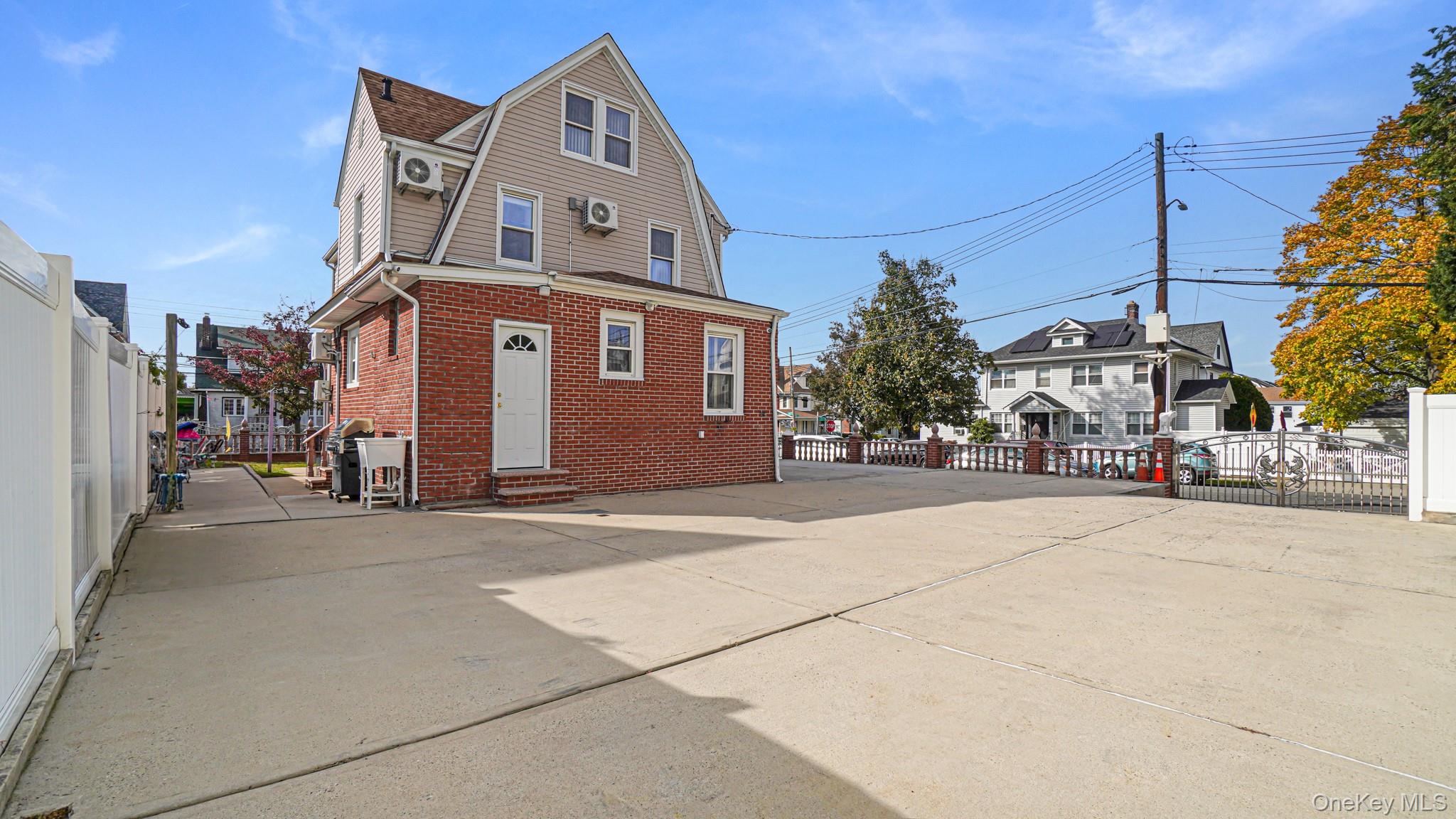 94-07 212th Street, Queens Village, NY 11428