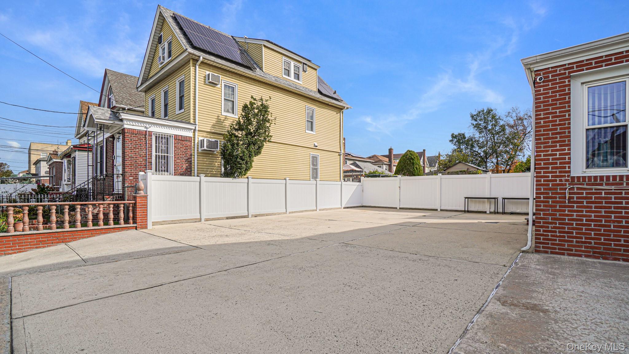 94-07 212th Street, Queens Village, NY 11428