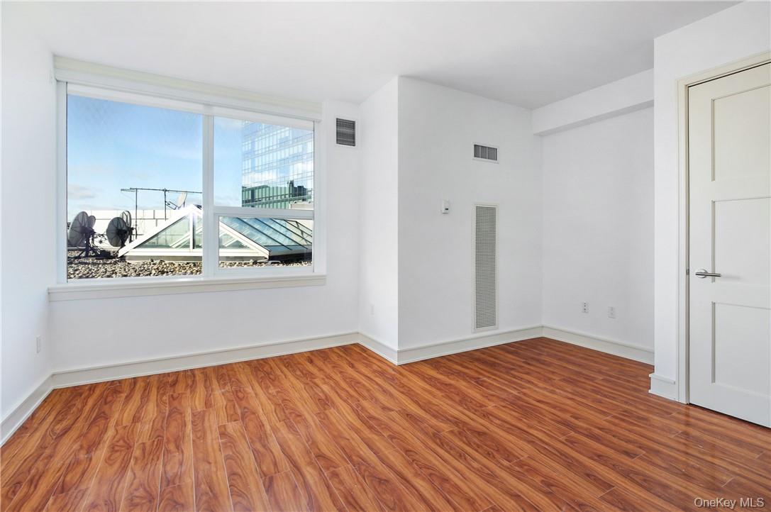 1 Renaissance Square # 11G, White Plains, NY 10601