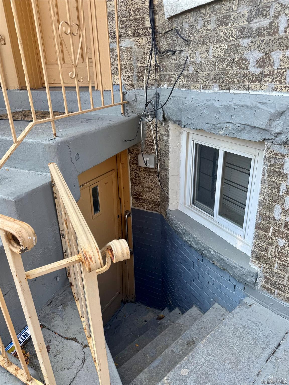 182 Lincoln Avenue, Brooklyn, NY 11208