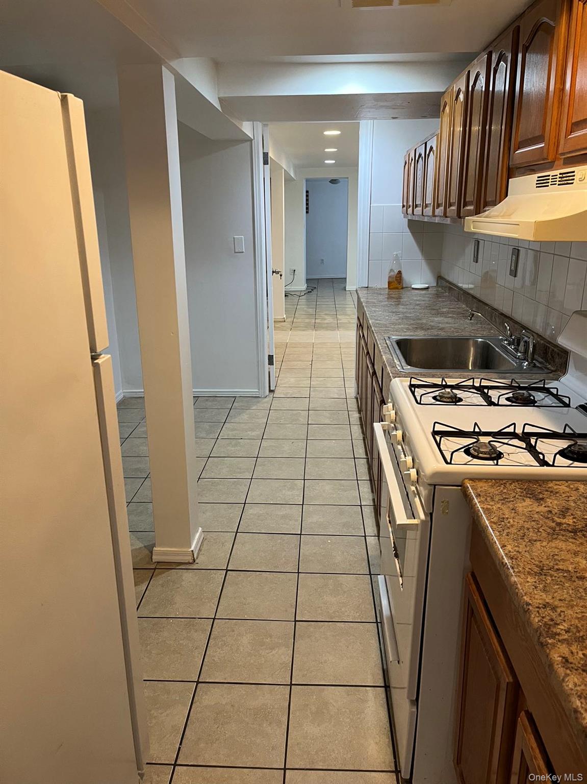 71-11 68th Street, Ridgewood, NY 11385