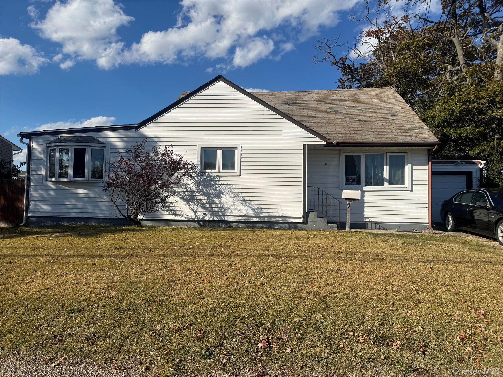 9 Pratt Street, West Babylon, NY 11704