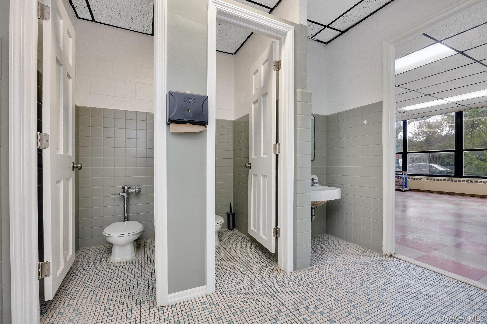 81 S Long Beach Avenue, Freeport, NY 11520